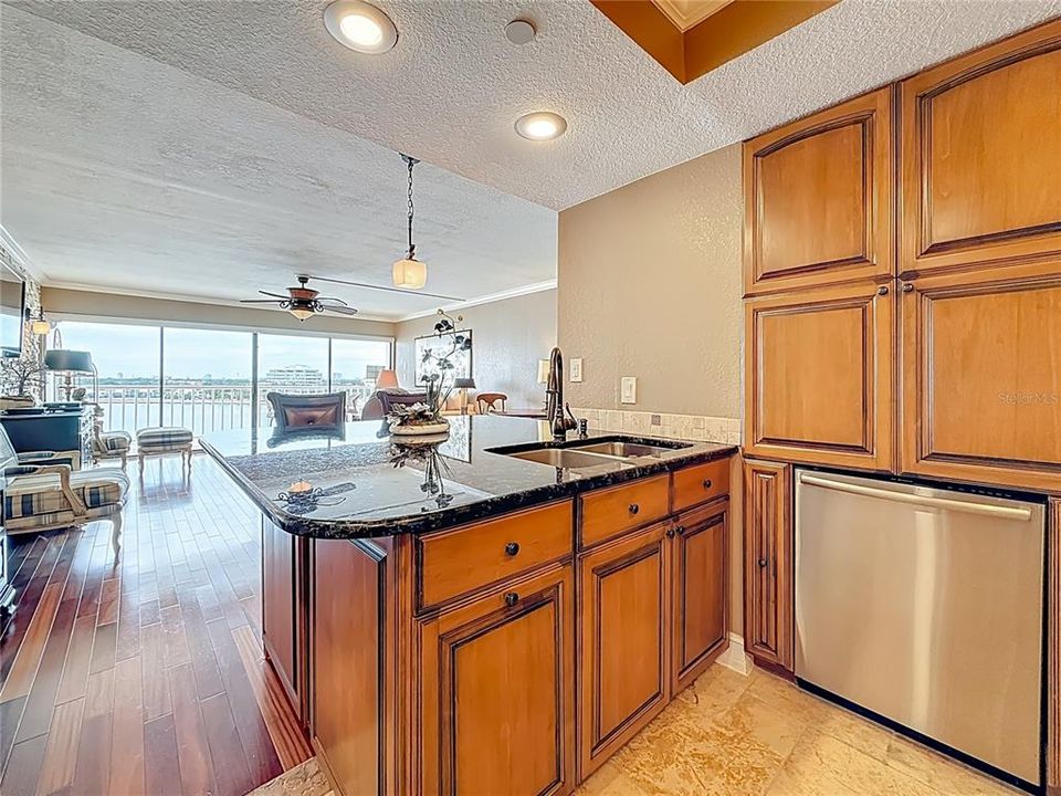 For Sale: $789,500 (3 beds, 2 baths, 1592 Square Feet)