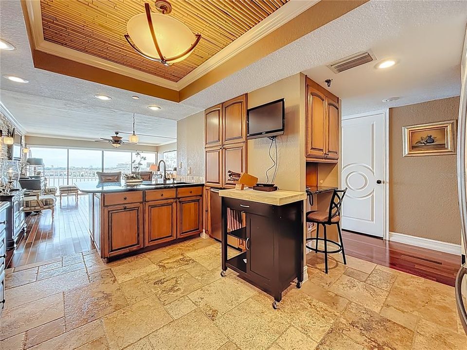 For Sale: $789,500 (3 beds, 2 baths, 1592 Square Feet)