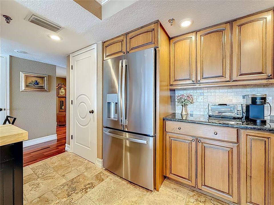 For Sale: $789,500 (3 beds, 2 baths, 1592 Square Feet)