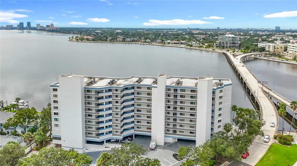 For Sale: $789,500 (3 beds, 2 baths, 1592 Square Feet)