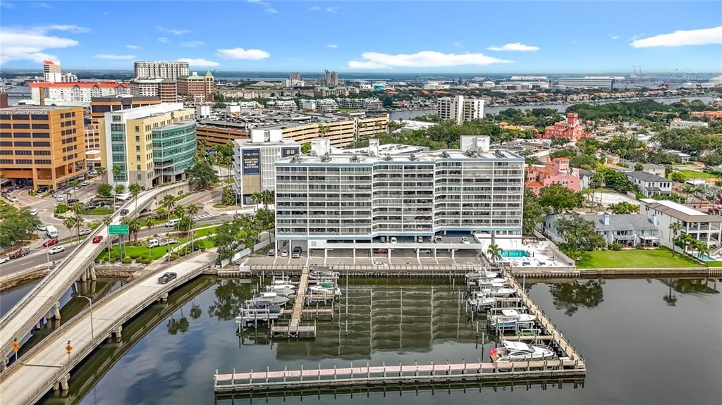 For Sale: $789,500 (3 beds, 2 baths, 1592 Square Feet)