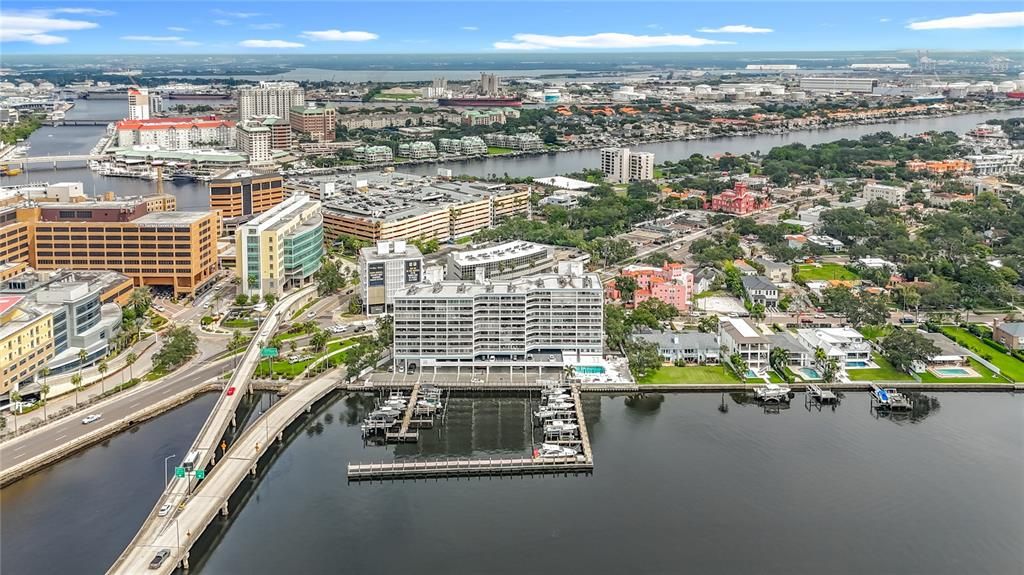 For Sale: $789,500 (3 beds, 2 baths, 1592 Square Feet)