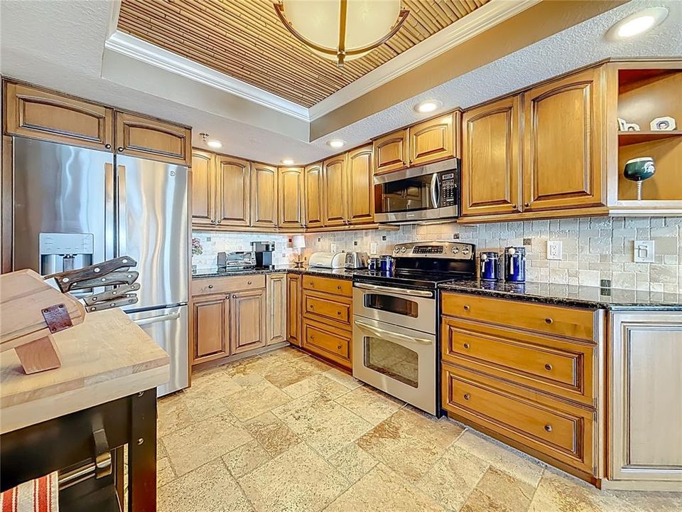 For Sale: $789,500 (3 beds, 2 baths, 1592 Square Feet)