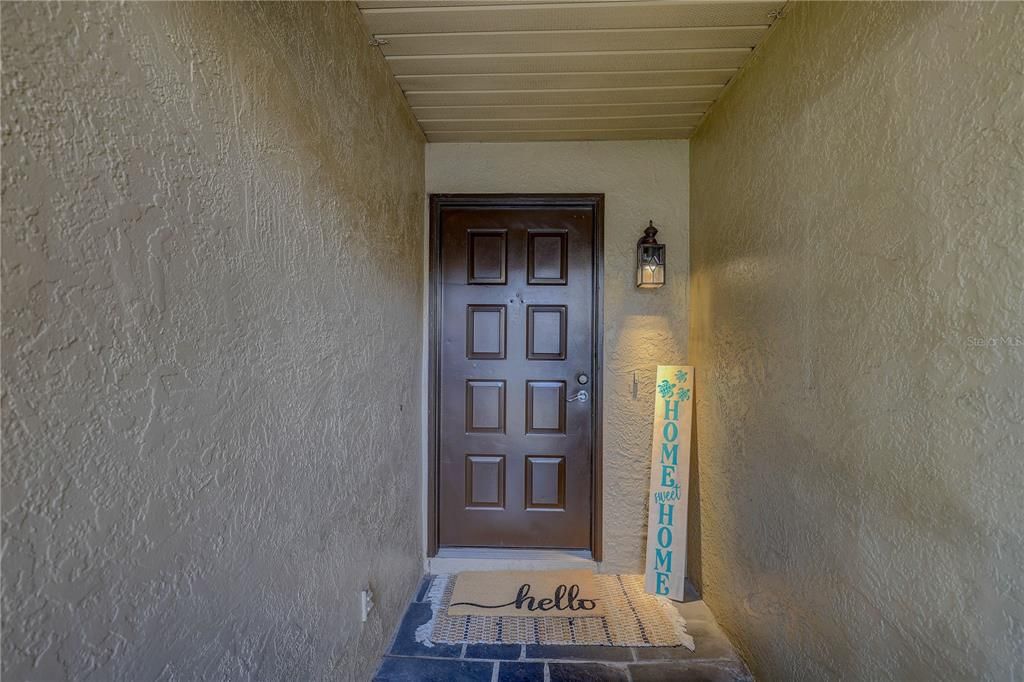 合同活跃: $275,000 (2 贝兹, 2 浴室, 1165 平方英尺)