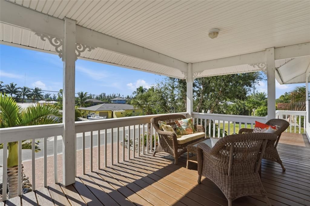 For Sale: $725,000 (3 beds, 3 baths, 1527 Square Feet)