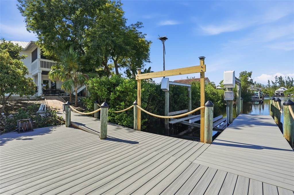 For Sale: $725,000 (3 beds, 3 baths, 1527 Square Feet)