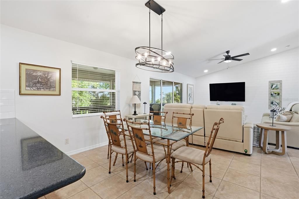 For Sale: $725,000 (3 beds, 3 baths, 1527 Square Feet)