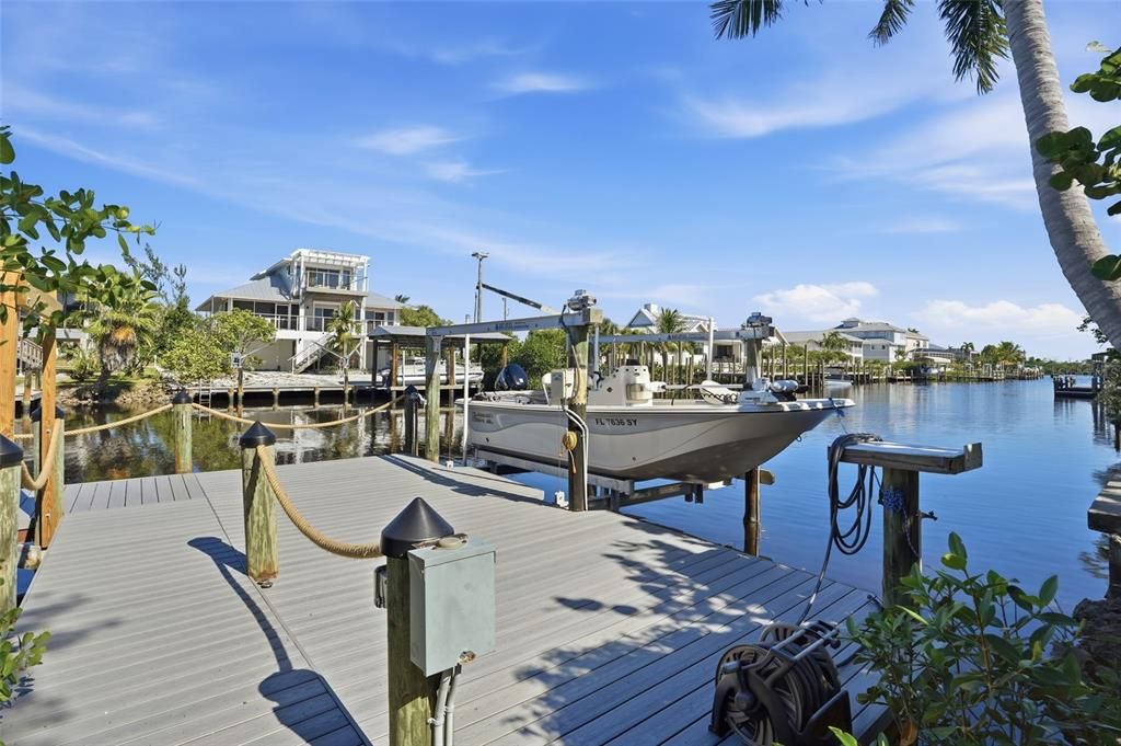 For Sale: $725,000 (3 beds, 3 baths, 1527 Square Feet)