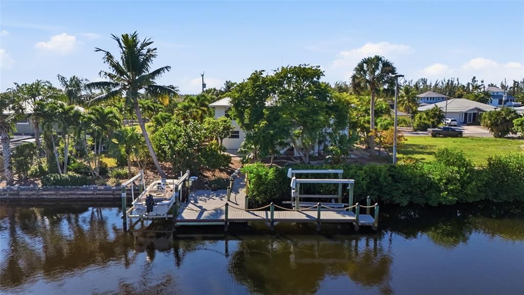 For Sale: $725,000 (3 beds, 3 baths, 1527 Square Feet)