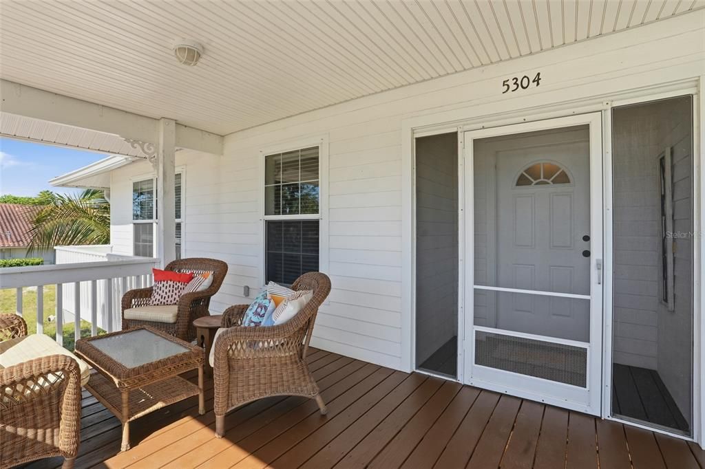 For Sale: $725,000 (3 beds, 3 baths, 1527 Square Feet)