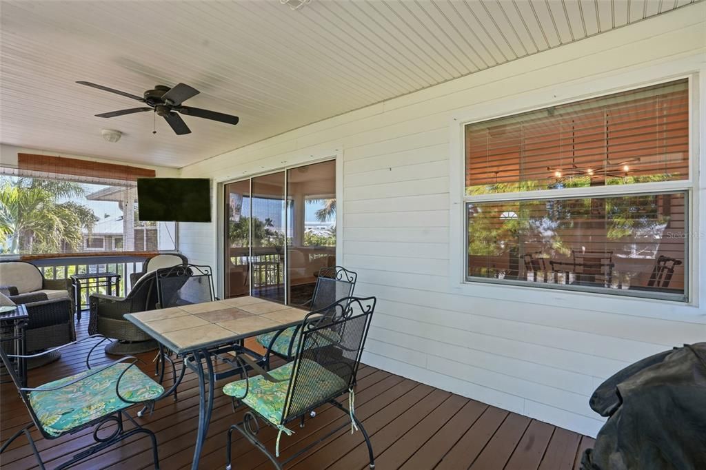 For Sale: $725,000 (3 beds, 3 baths, 1527 Square Feet)