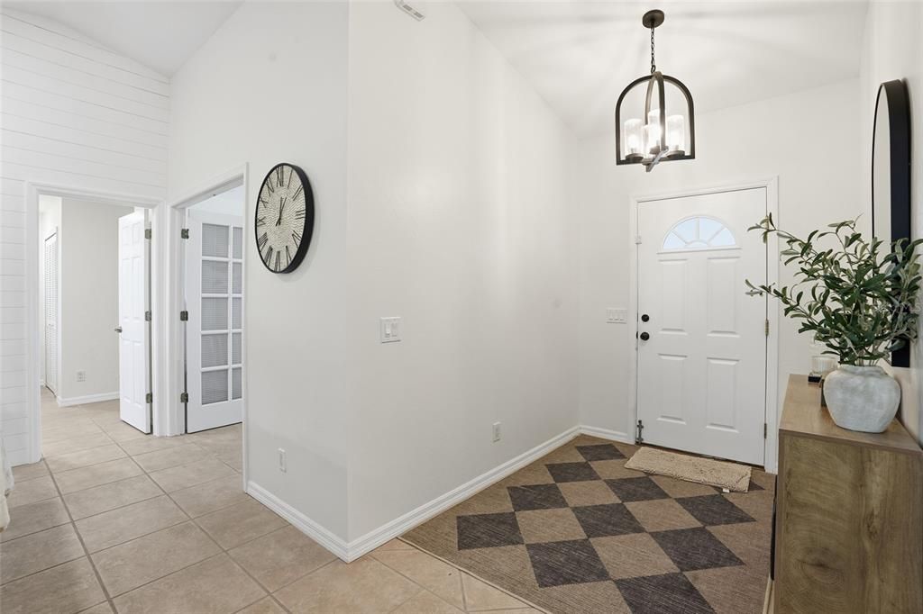 For Sale: $725,000 (3 beds, 3 baths, 1527 Square Feet)