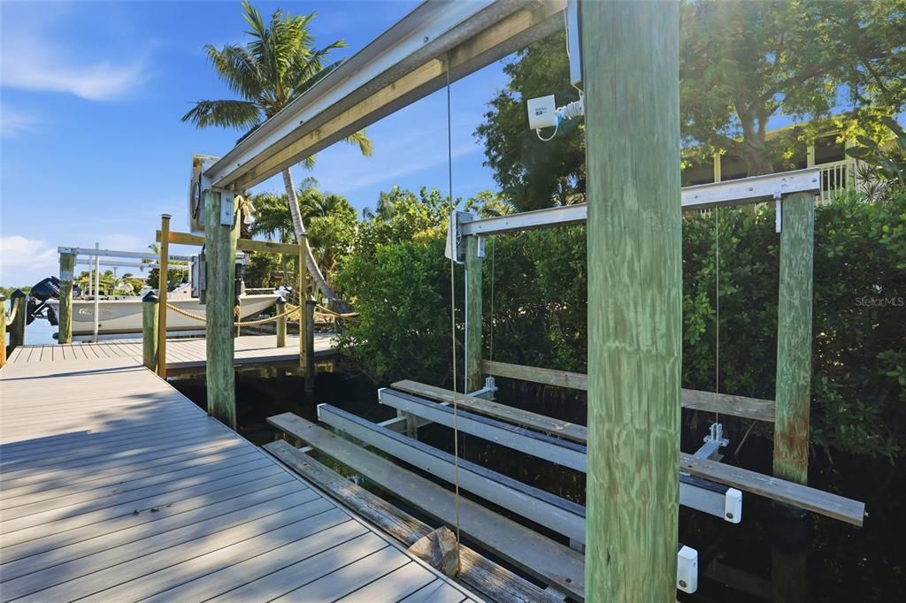 For Sale: $725,000 (3 beds, 3 baths, 1527 Square Feet)