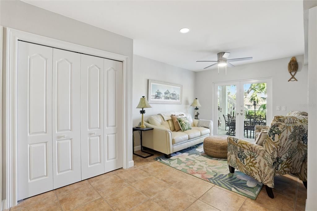 For Sale: $725,000 (3 beds, 3 baths, 1527 Square Feet)