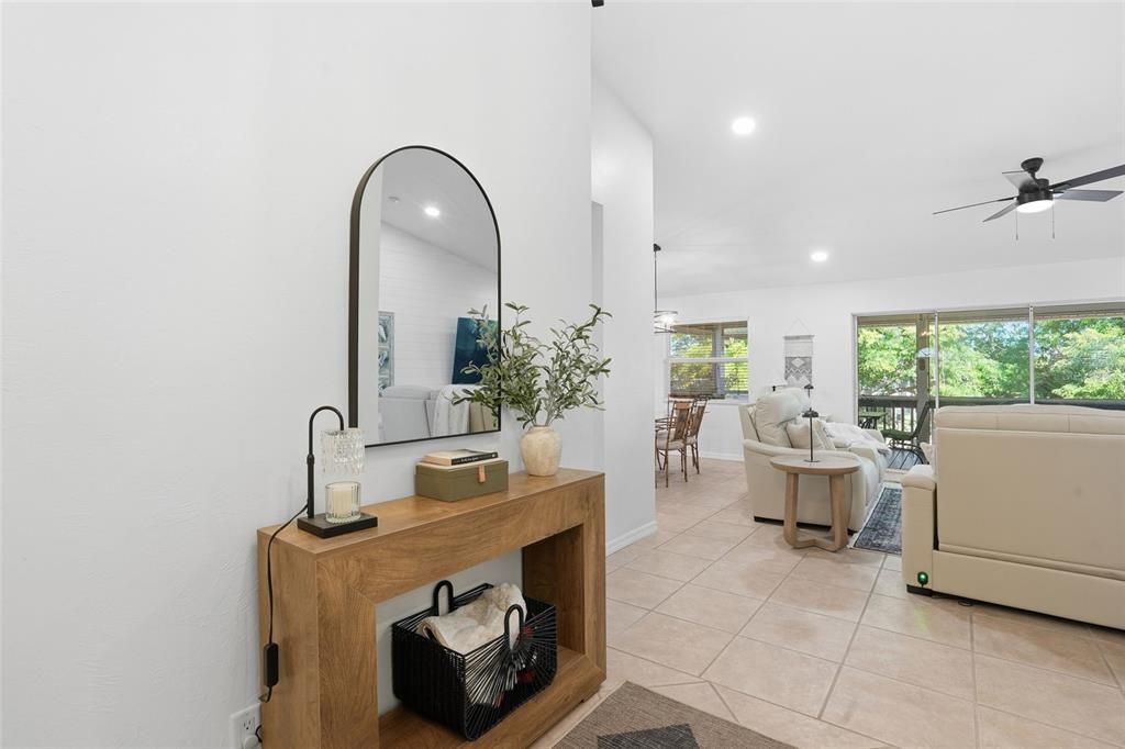 For Sale: $725,000 (3 beds, 3 baths, 1527 Square Feet)