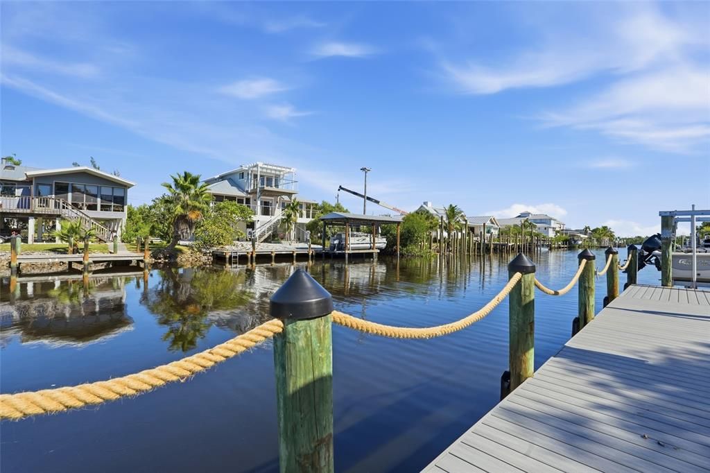 For Sale: $725,000 (3 beds, 3 baths, 1527 Square Feet)