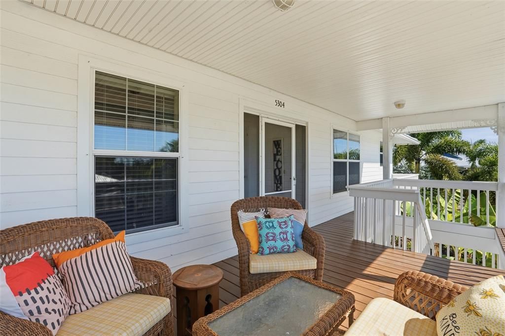 For Sale: $725,000 (3 beds, 3 baths, 1527 Square Feet)