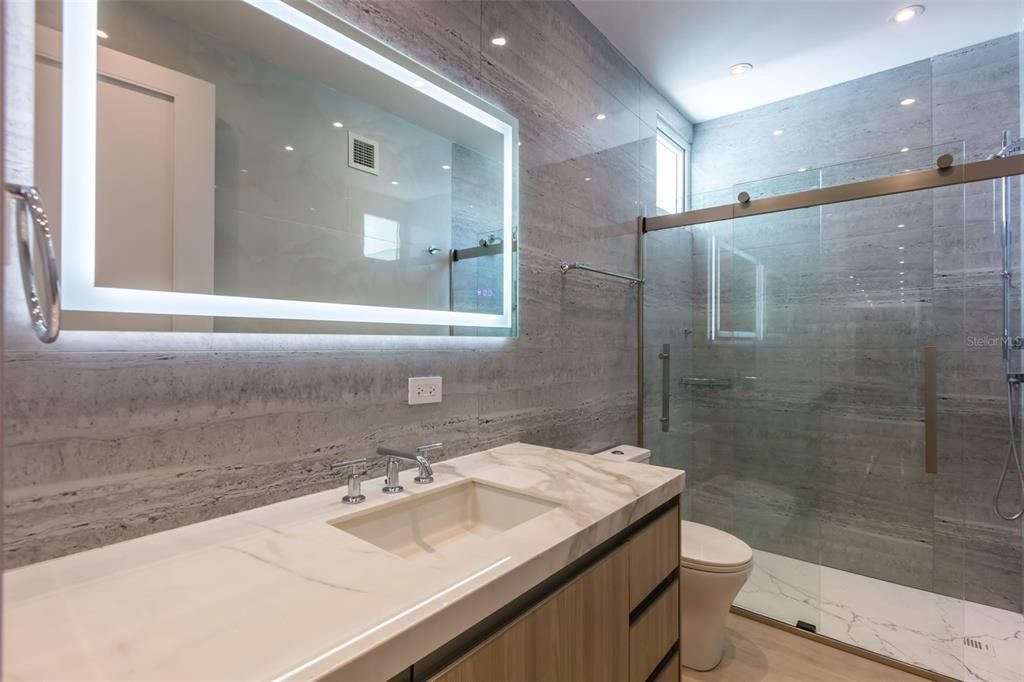 На продажу: $3,150,000 (5 спален, 4 ванн, 3892 Квадратных фут)