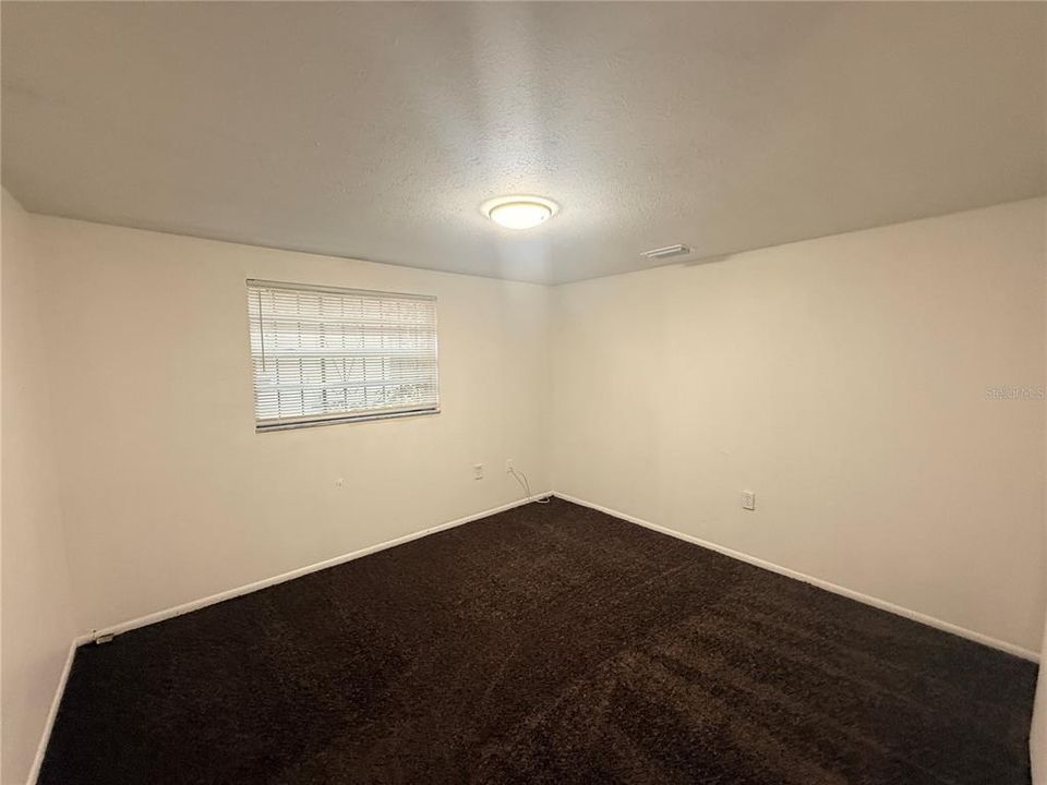 For Rent: $1,400 (2 beds, 1 baths, 1500 Square Feet)