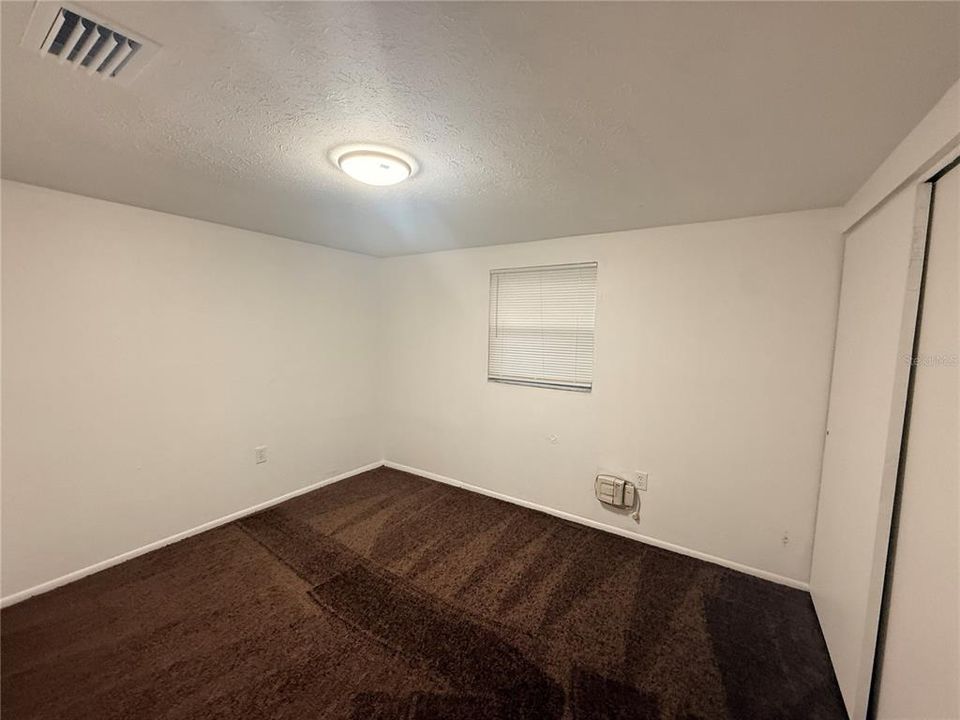 For Rent: $1,400 (2 beds, 1 baths, 1500 Square Feet)