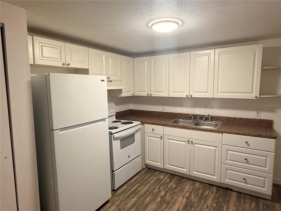 For Rent: $1,400 (2 beds, 1 baths, 1500 Square Feet)