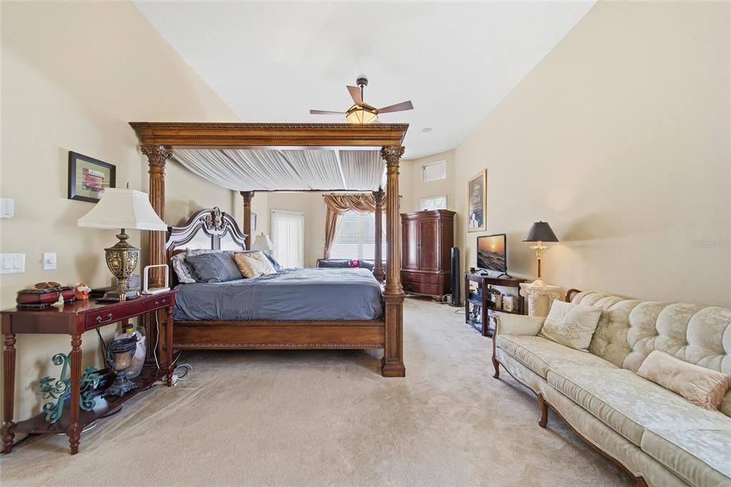 For Sale: $600,000 (5 beds, 3 baths, 3153 Square Feet)