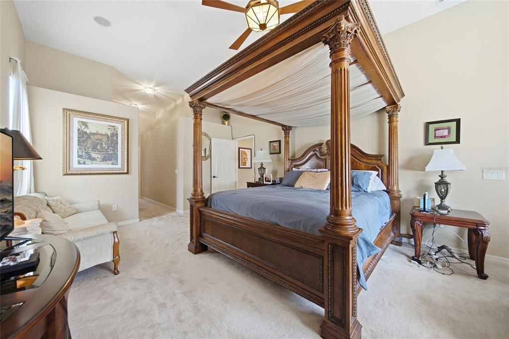 For Sale: $600,000 (5 beds, 3 baths, 3153 Square Feet)