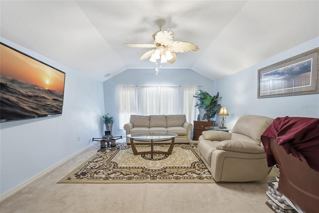 For Sale: $600,000 (5 beds, 3 baths, 3153 Square Feet)