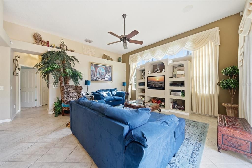 For Sale: $600,000 (5 beds, 3 baths, 3153 Square Feet)