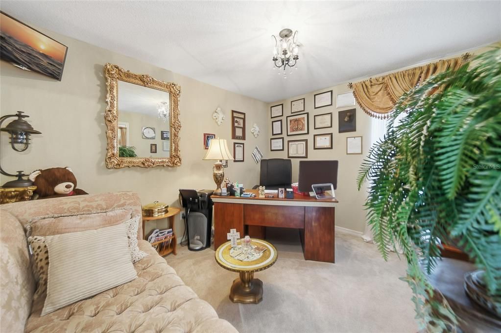 For Sale: $600,000 (5 beds, 3 baths, 3153 Square Feet)