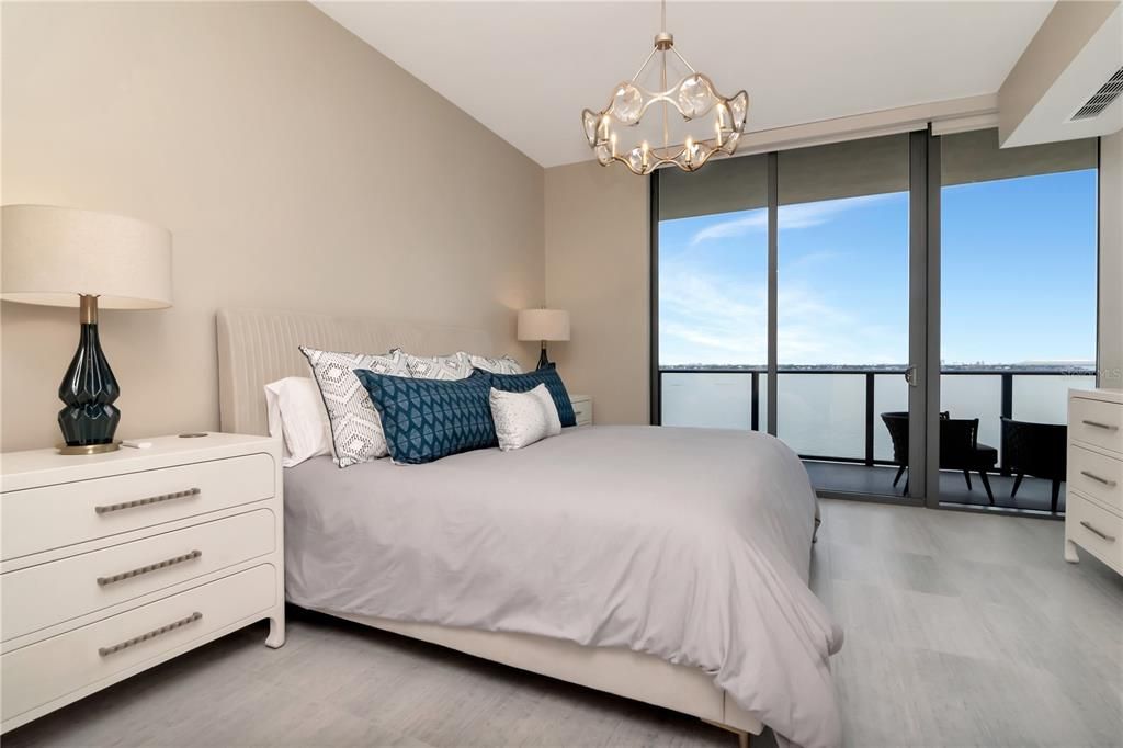 出租: $22,000 (3 贝兹, 3 浴室, 2940 平方英尺)