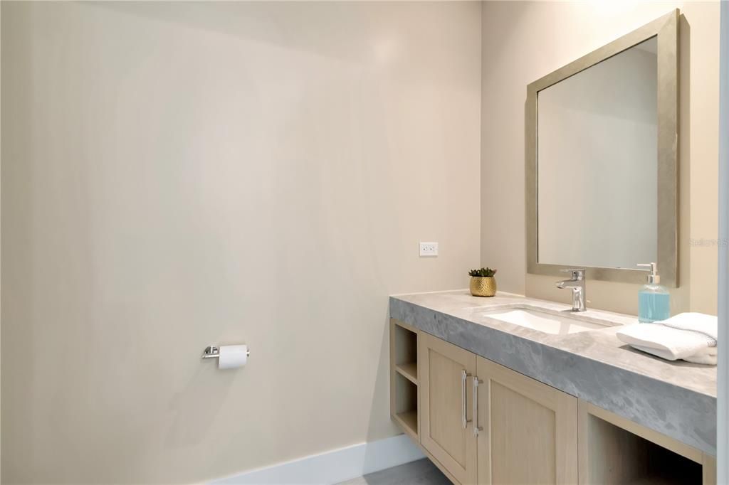 出租: $22,000 (3 贝兹, 3 浴室, 2940 平方英尺)