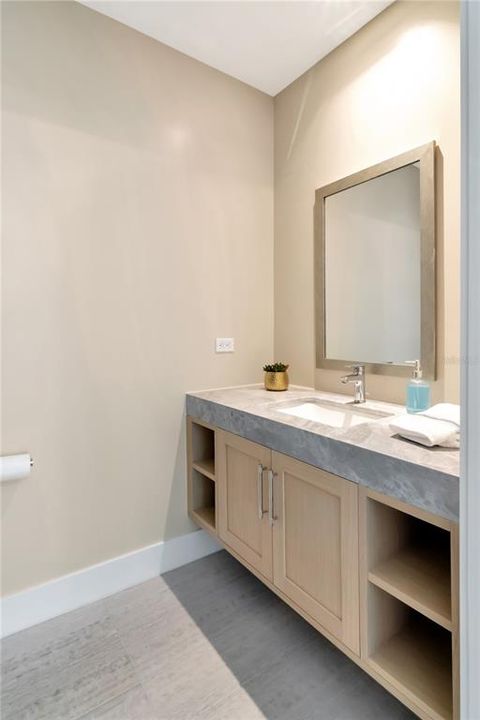 出租: $22,000 (3 贝兹, 3 浴室, 2940 平方英尺)