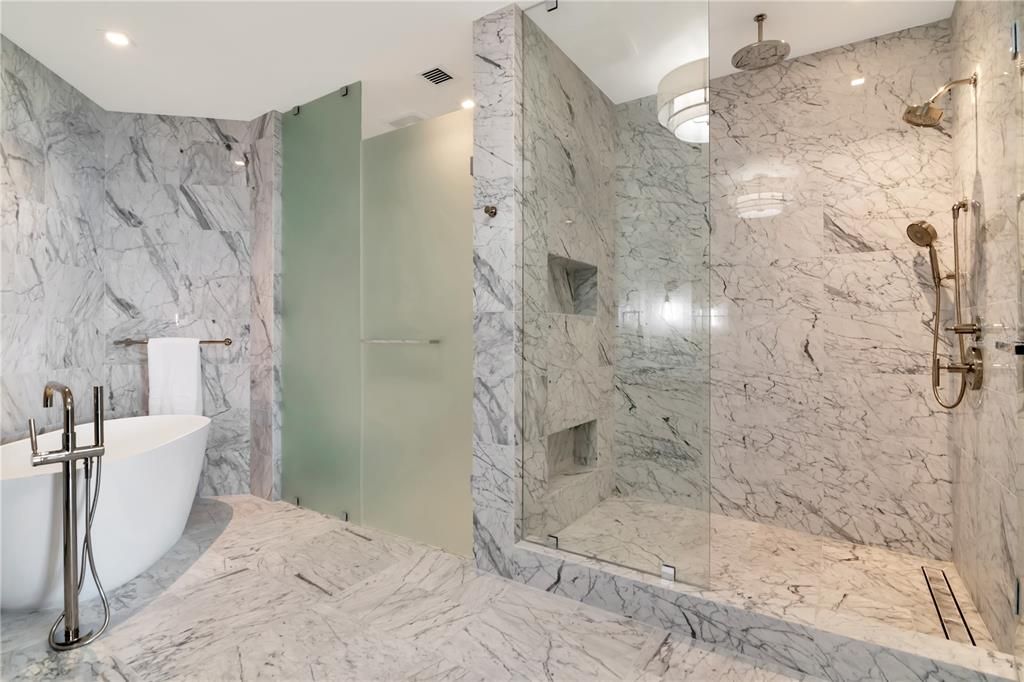 出租: $22,000 (3 贝兹, 3 浴室, 2940 平方英尺)