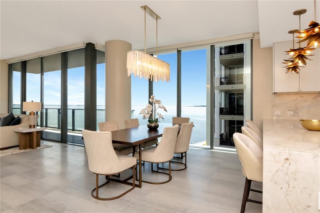 出租: $22,000 (3 贝兹, 3 浴室, 2940 平方英尺)