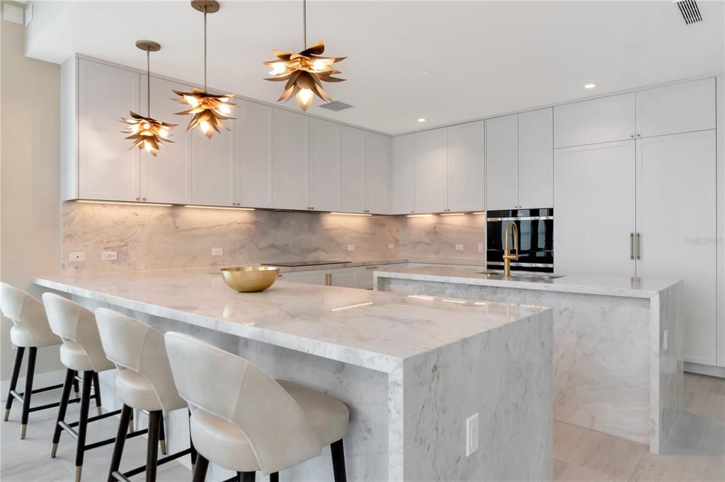 出租: $22,000 (3 贝兹, 3 浴室, 2940 平方英尺)