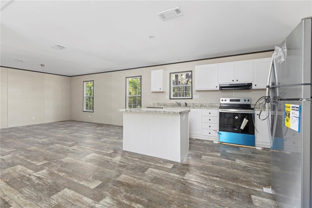 На продажу: $209,000 (4 спален, 2 ванн, 1493 Квадратных фут)