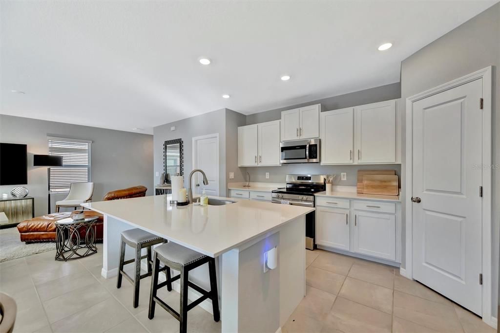 待售: $424,900 (4 贝兹, 2 浴室, 1872 平方英尺)