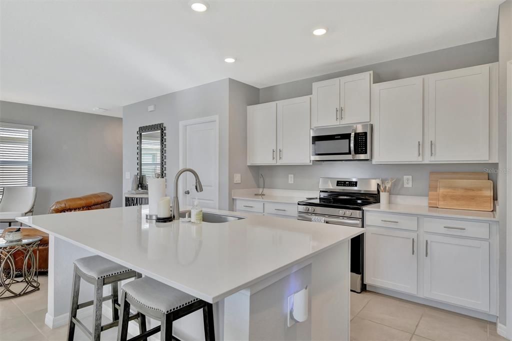 待售: $424,900 (4 贝兹, 2 浴室, 1872 平方英尺)