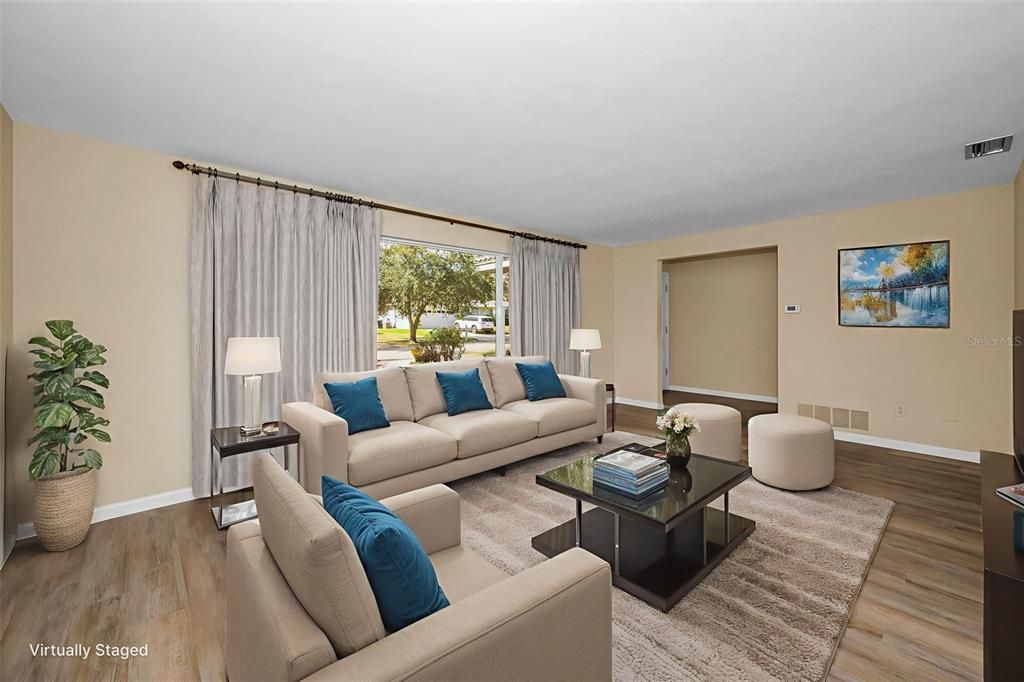 合同活跃: $475,000 (3 贝兹, 2 浴室, 1524 平方英尺)