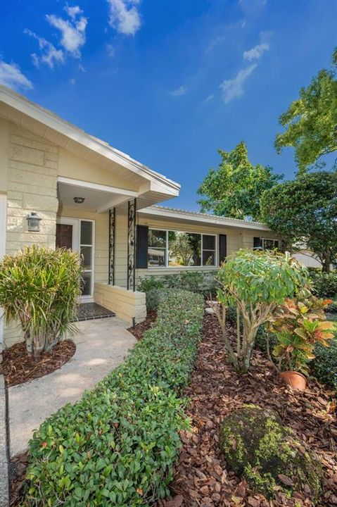 合同活跃: $475,000 (3 贝兹, 2 浴室, 1524 平方英尺)