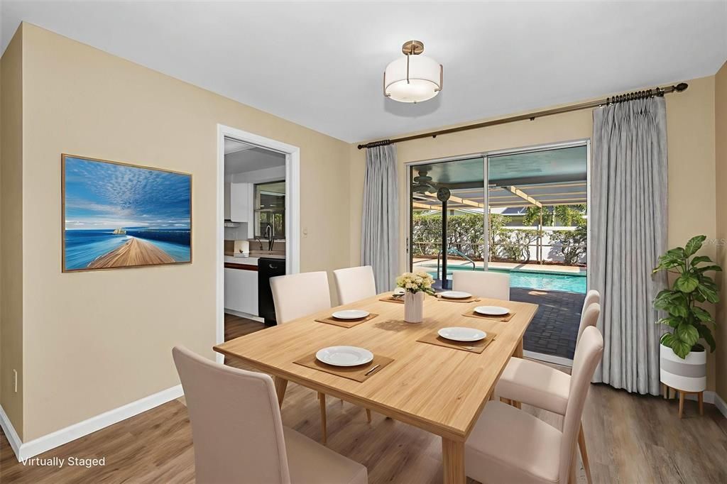 合同活跃: $475,000 (3 贝兹, 2 浴室, 1524 平方英尺)