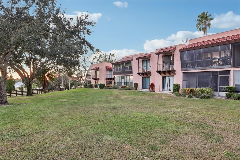 待售: $119,000 (2 贝兹, 2 浴室, 954 平方英尺)