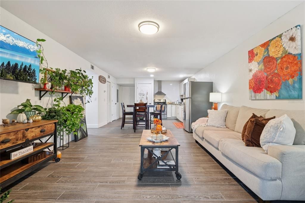 待售: $119,000 (2 贝兹, 2 浴室, 954 平方英尺)