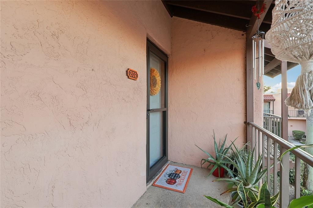 待售: $119,000 (2 贝兹, 2 浴室, 954 平方英尺)