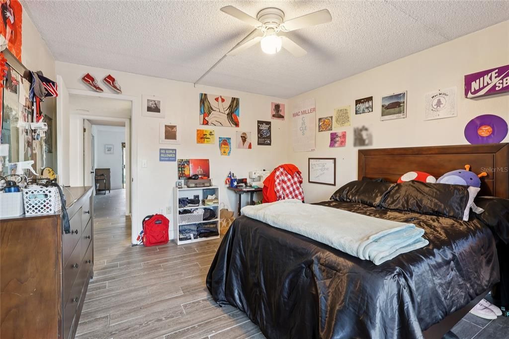 待售: $119,000 (2 贝兹, 2 浴室, 954 平方英尺)