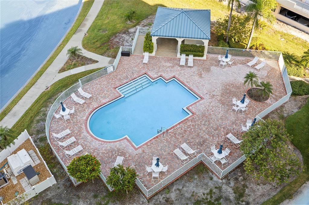 For Sale: $950,000 (3 beds, 2 baths, 1915 Square Feet)