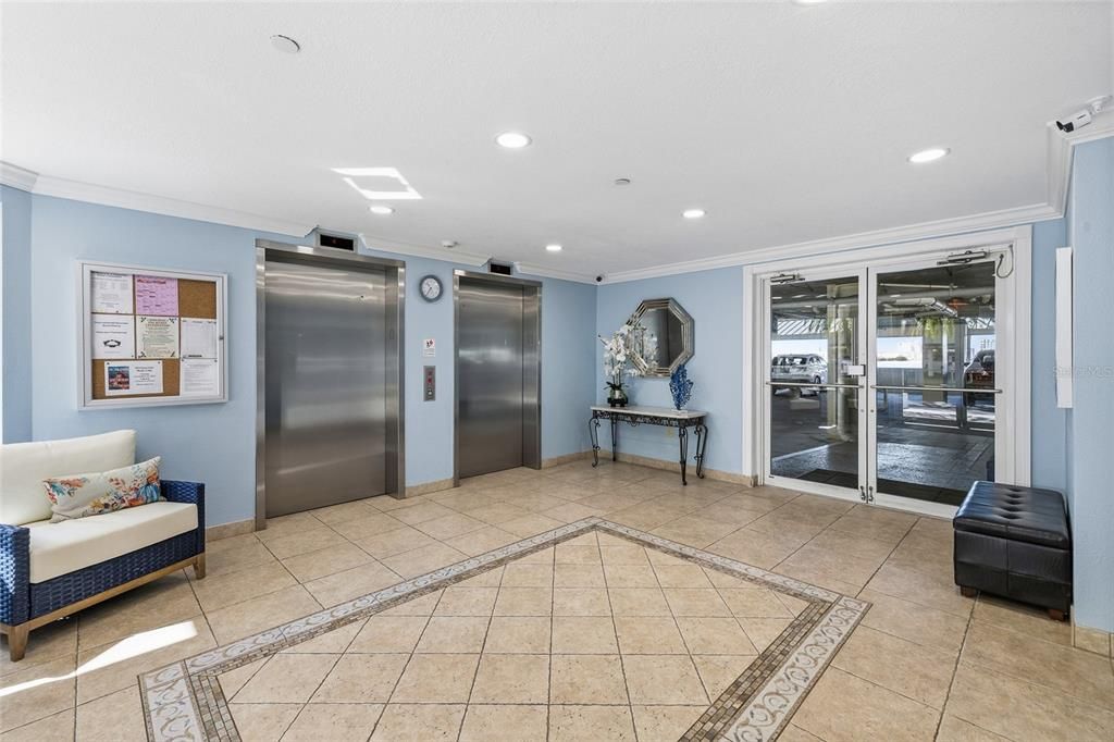 For Sale: $950,000 (3 beds, 2 baths, 1915 Square Feet)