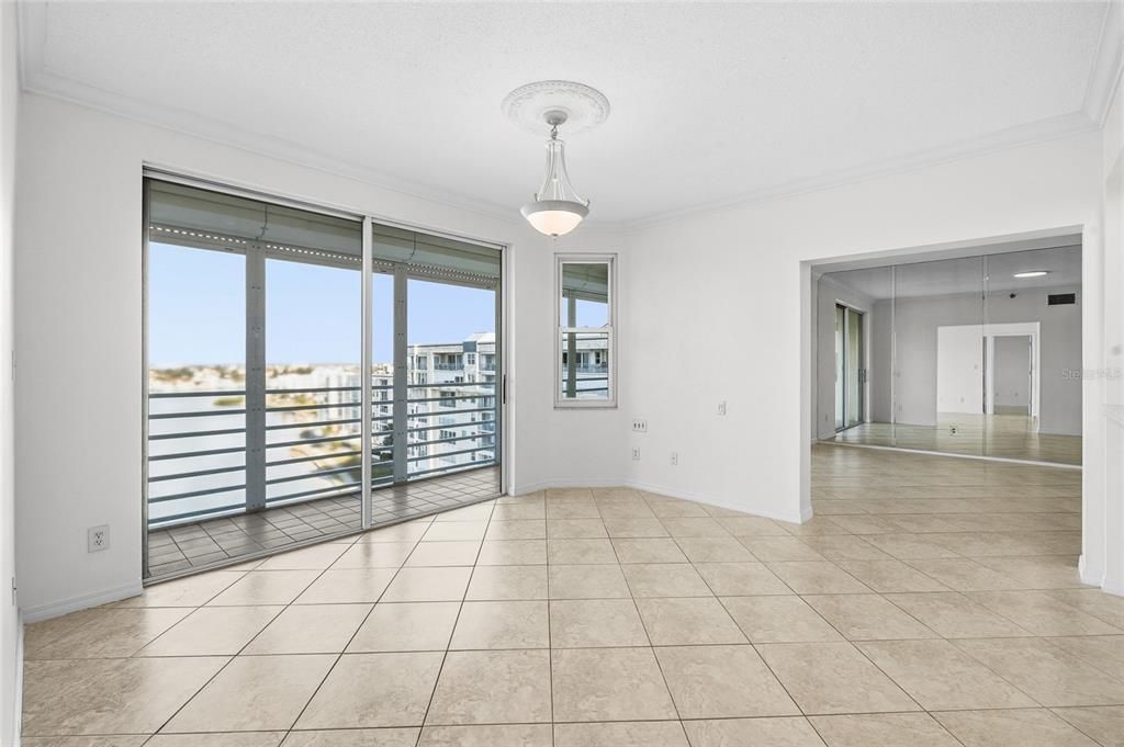 For Sale: $950,000 (3 beds, 2 baths, 1915 Square Feet)