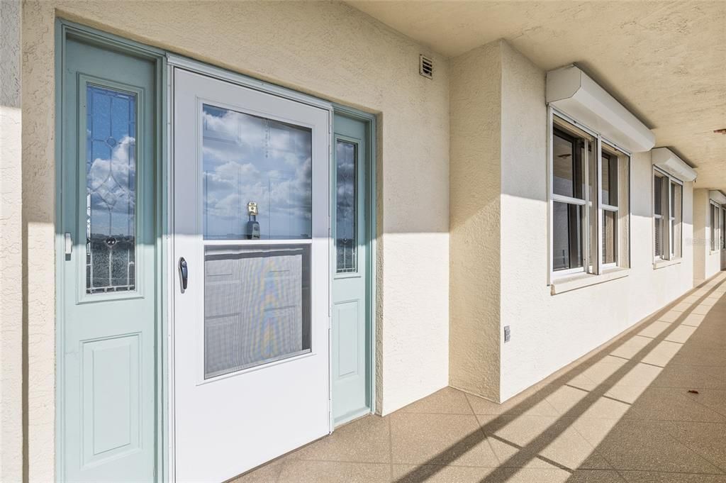 For Sale: $950,000 (3 beds, 2 baths, 1915 Square Feet)